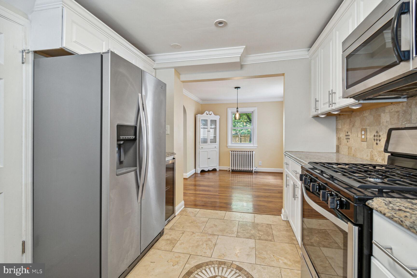 10228 Edgewood Avenue Silver Spring, MD 20901 - Photo 8 of 30 Gallery Image 8