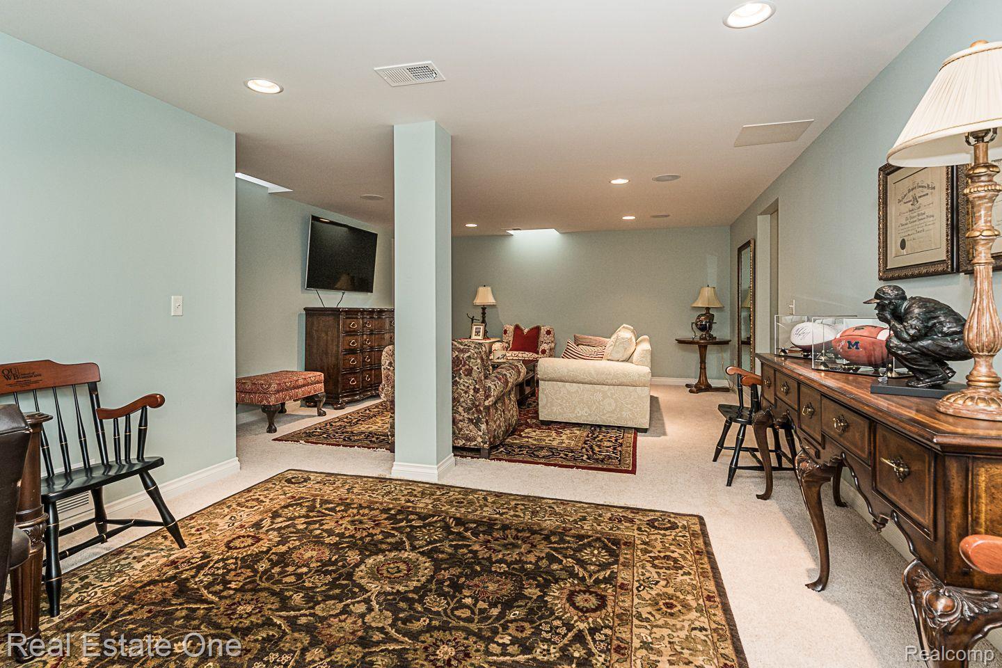 725 Renshaw Street Rochester, MI 48307 - Photo 32 of 47 Gallery Image 32