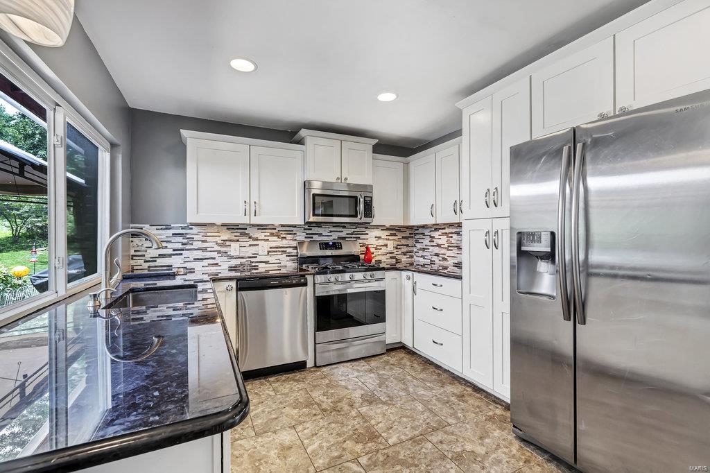 14345 Ladue Road Chesterfield, MO 63017 - Photo 4 of 42