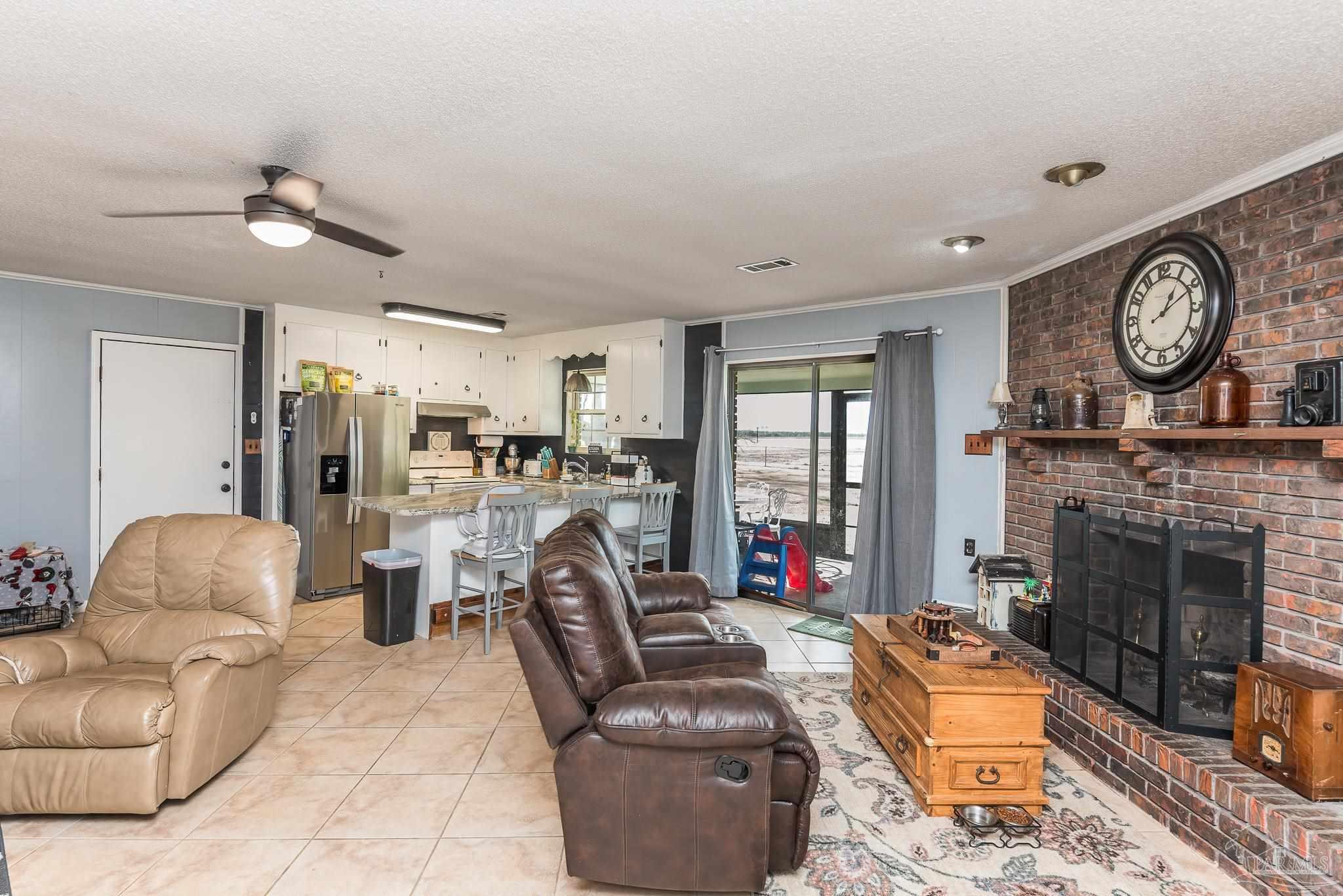 6286 Bullard Road Milton, FL 32570 - Photo 7 of 37 Gallery Image 7