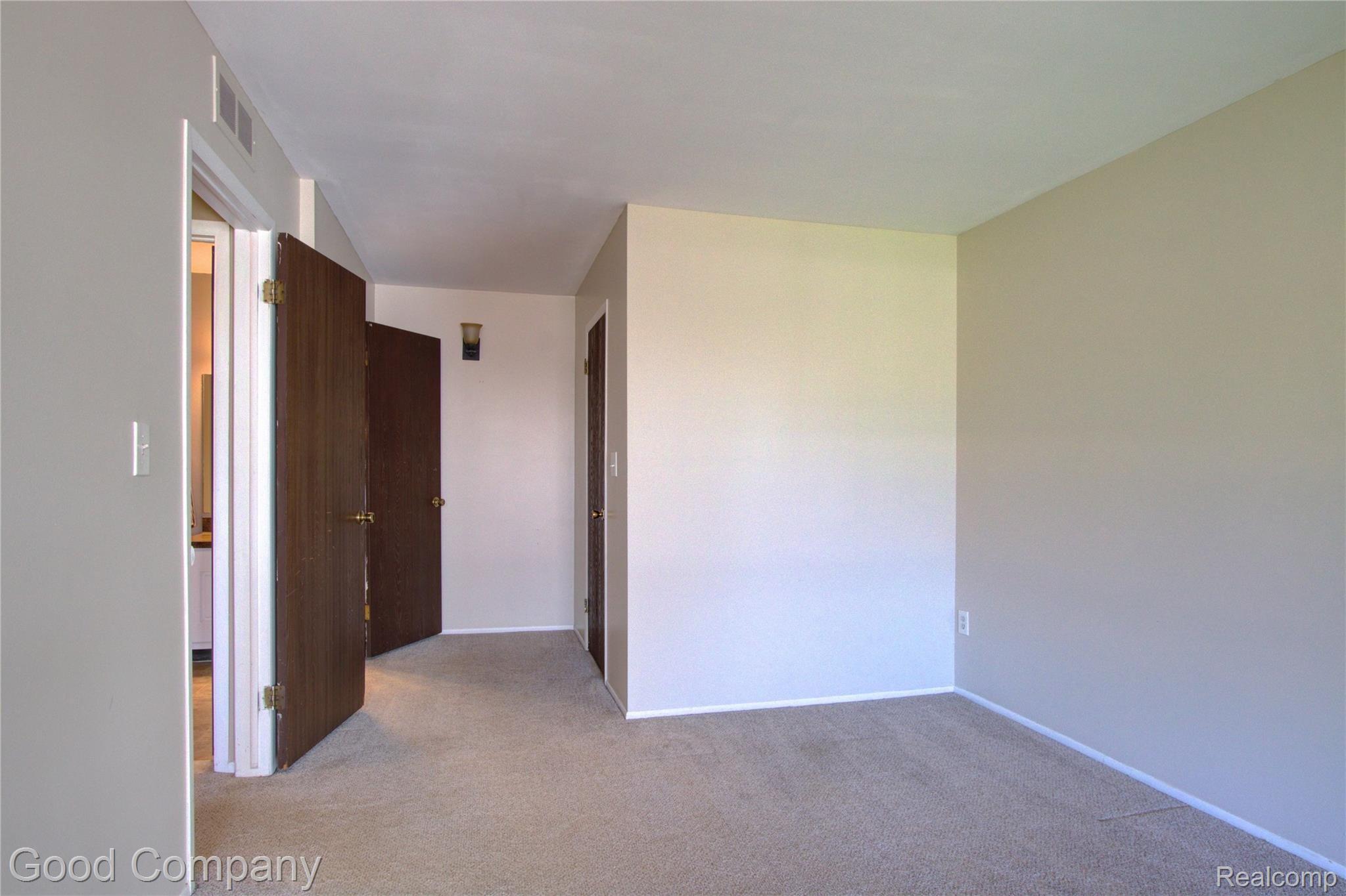 4925 East 10 Mile Road, Unit 7 Warren, MI 48091 - Photo 16 of 27 4925 E. 10 Mile Rd
