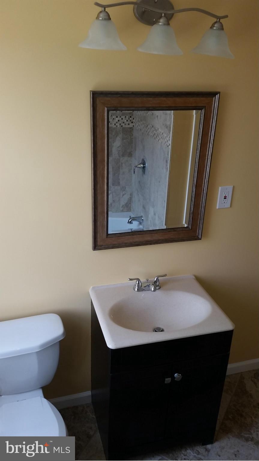 1228 Silverthorne Road Baltimore, MD 21239 - Photo 12 of 19 Bath (Master)