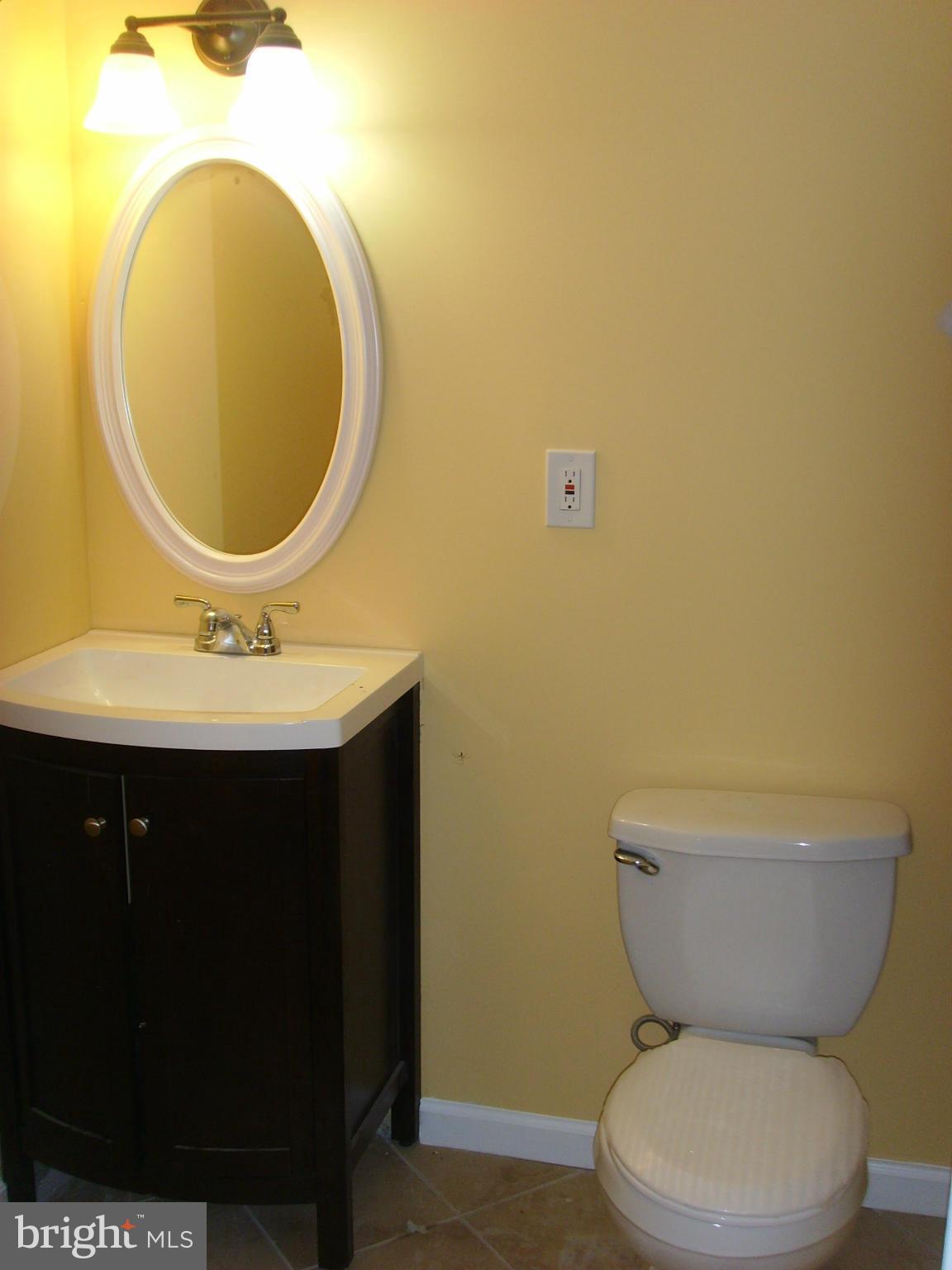 1228 Silverthorne Road Baltimore, MD 21239 - Photo 17 of 19 Bath