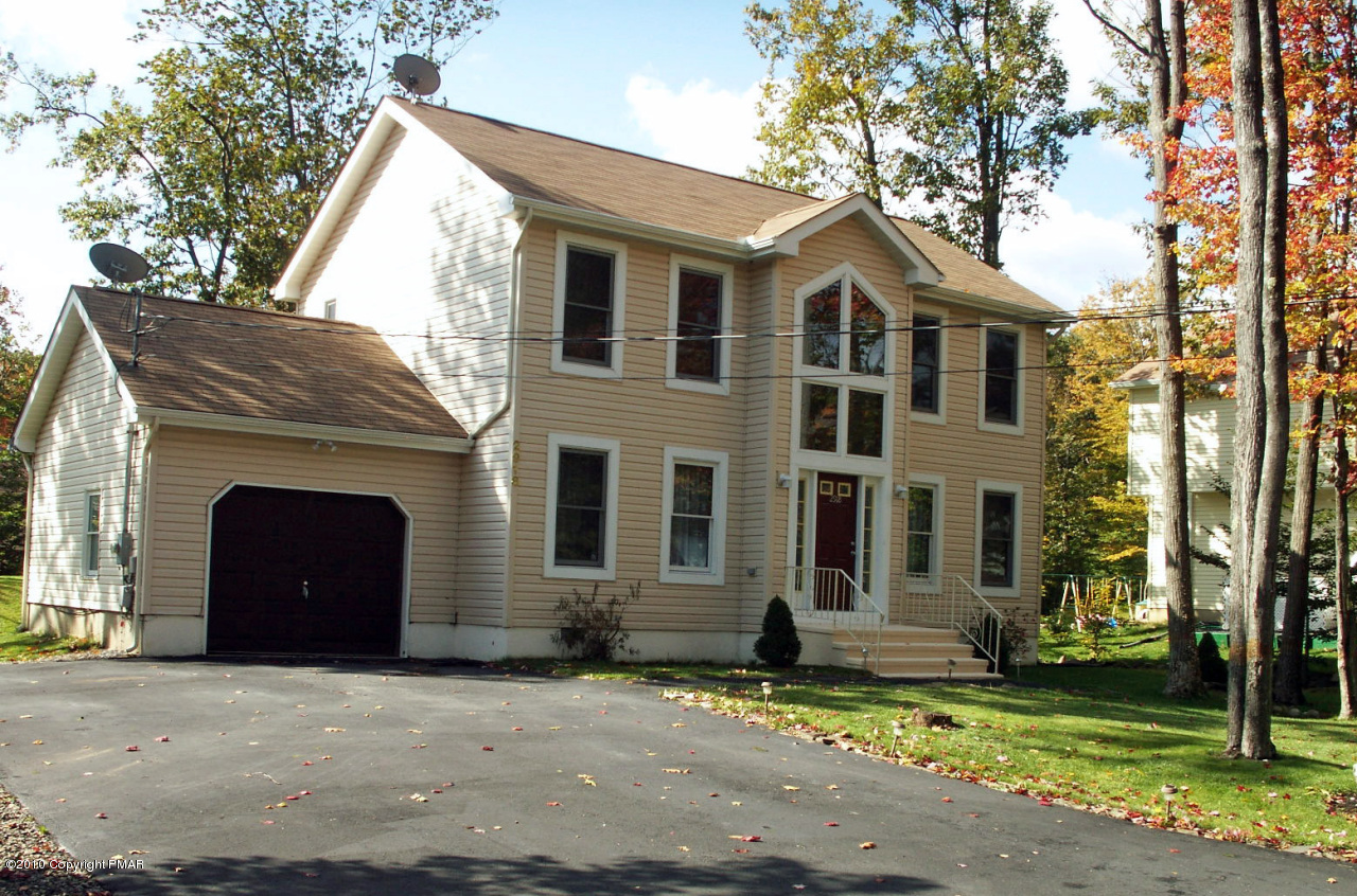 2918 Northampton Road Tobyhanna, PA 18466 - Photo 2 of 13 Front View