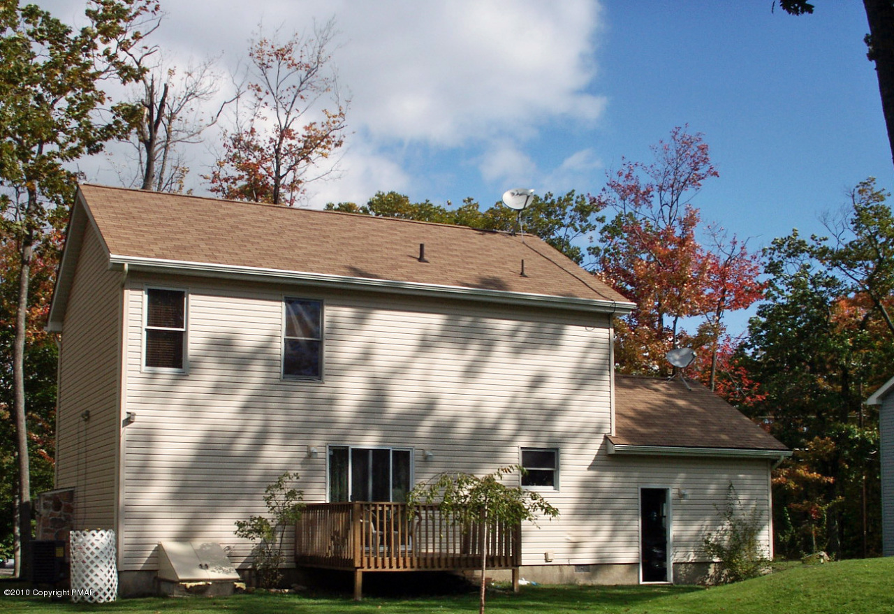 2918 Northampton Road Tobyhanna, PA 18466 - Photo 3 of 13 Back View