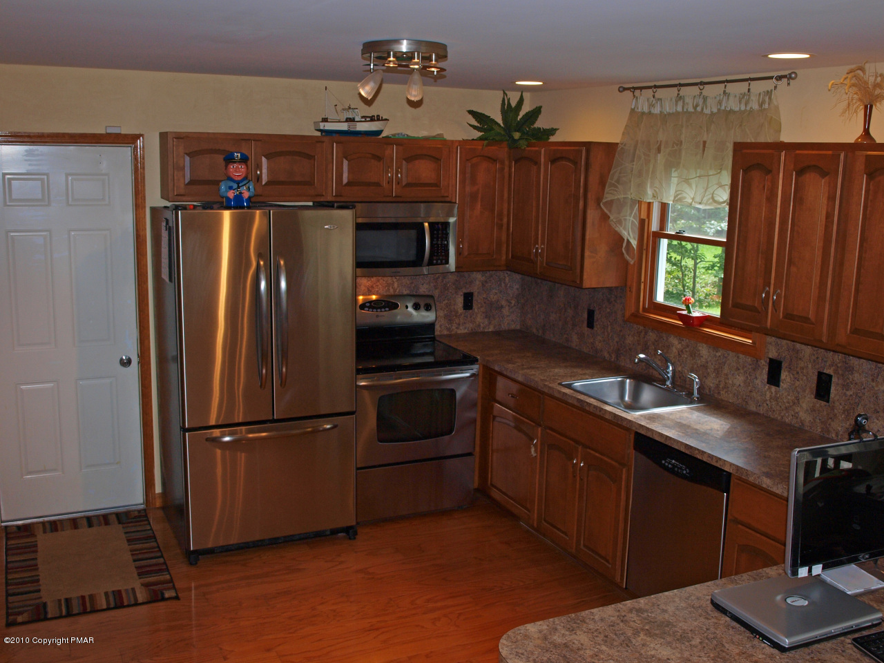 2918 Northampton Road Tobyhanna, PA 18466 - Photo 5 of 13 Kitchen