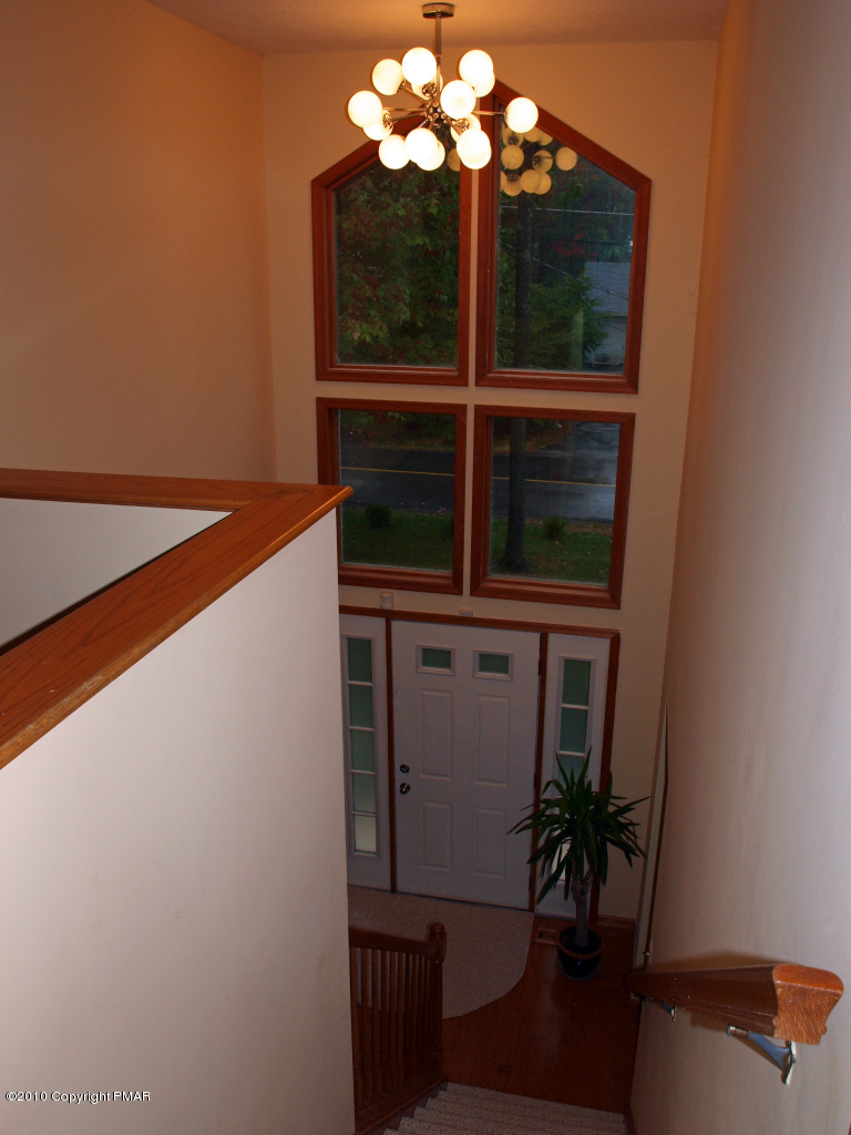 2918 Northampton Road Tobyhanna, PA 18466 - Photo 9 of 13 Large Open Foyer