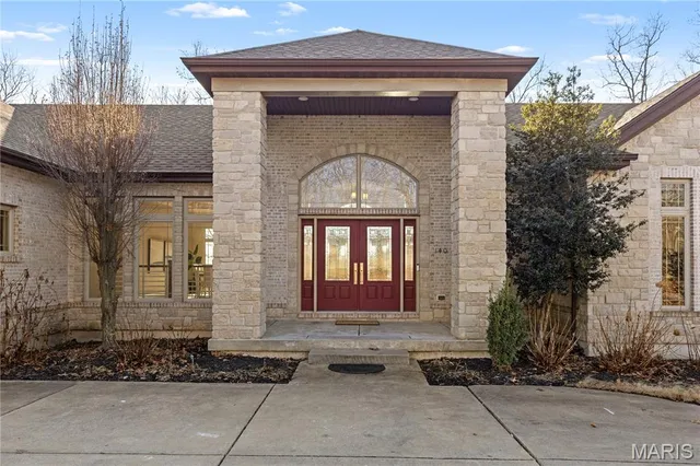 $765,000 | 140 Norfork Court, Defiance, MO 63341