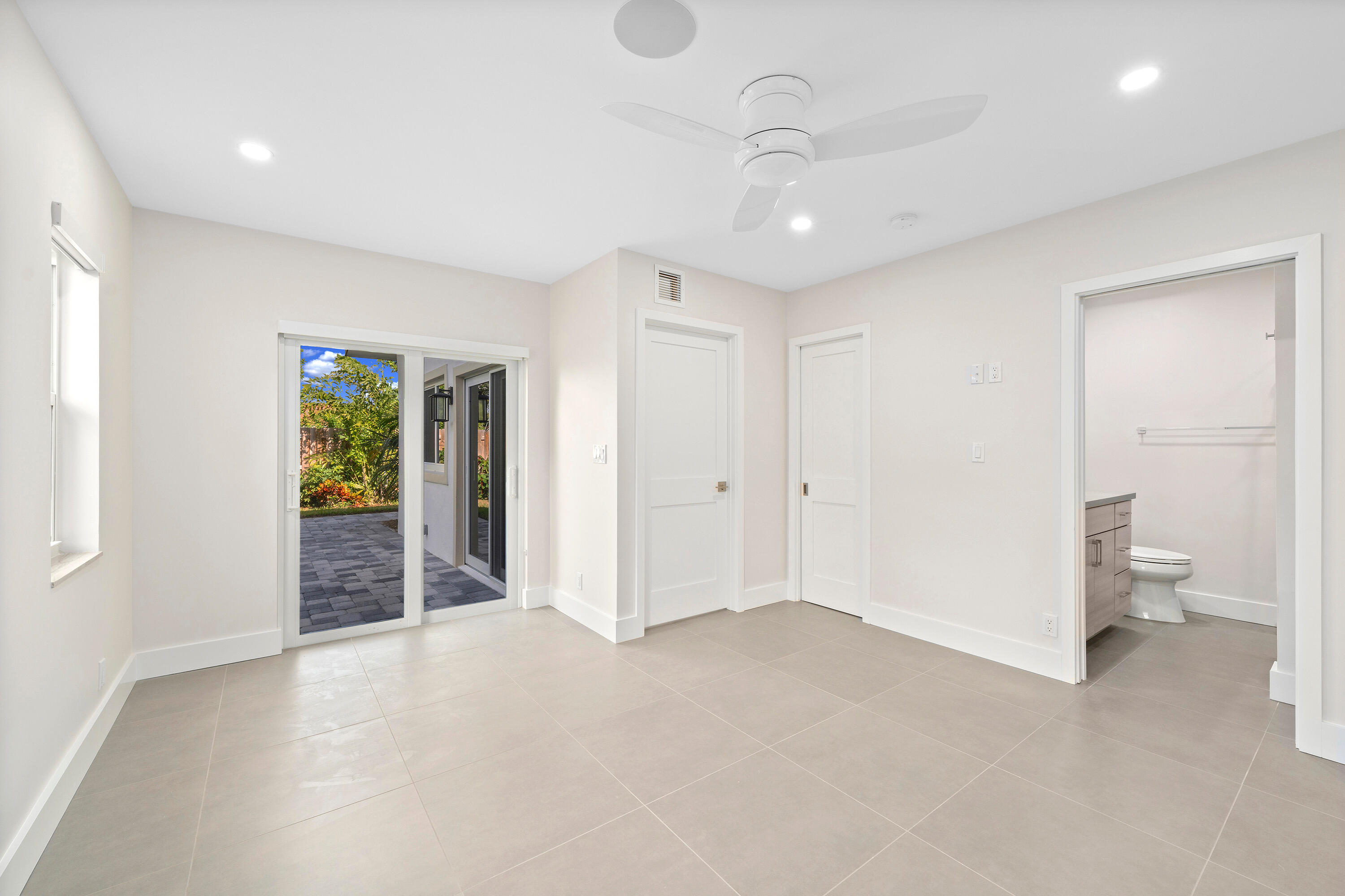 4197 Northeast 5th Avenue Boca Raton, FL 33431 - Photo 5 of 9 Mlsi-Res_3950