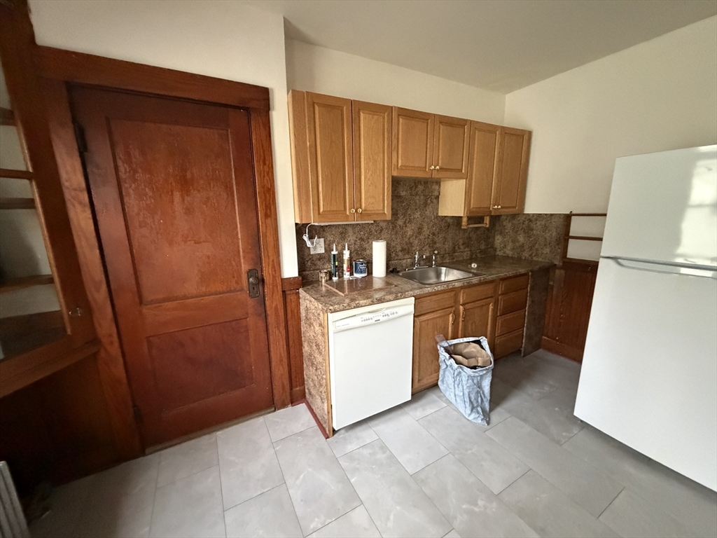 44 Varnum Street, Unit 2 Arlington, MA 02474 - Photo 7 of 19