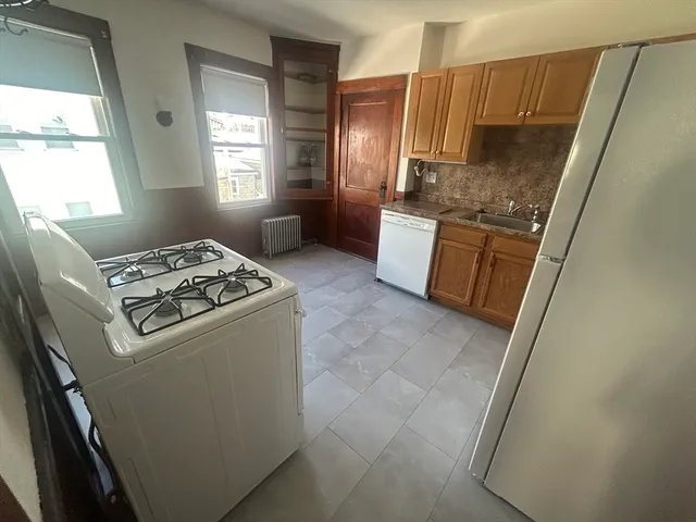 $2,800 | 44 Varnum Street, Unit 2, Arlington, MA 02474