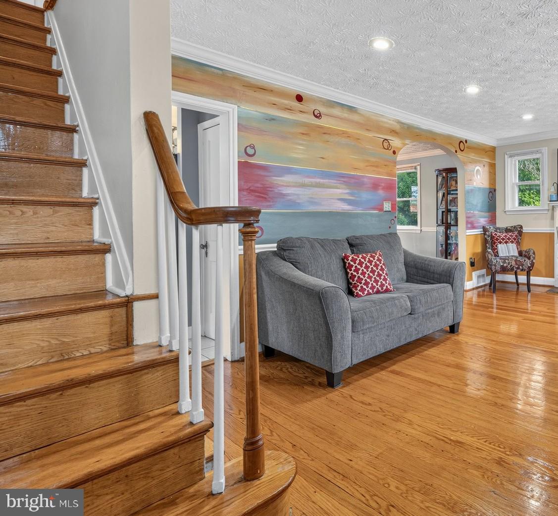 724 Charing Cross Road Baltimore, MD 21229 - Photo 7 of 25 Gallery Image 7