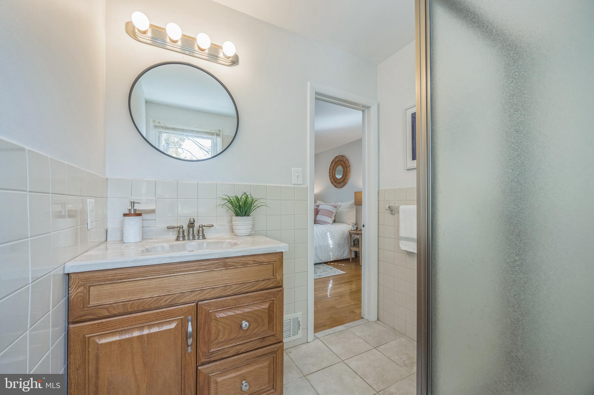 110 Lynbrooke Road Springfield, PA 19064 - Photo 20 of 39 Primary Full Bath