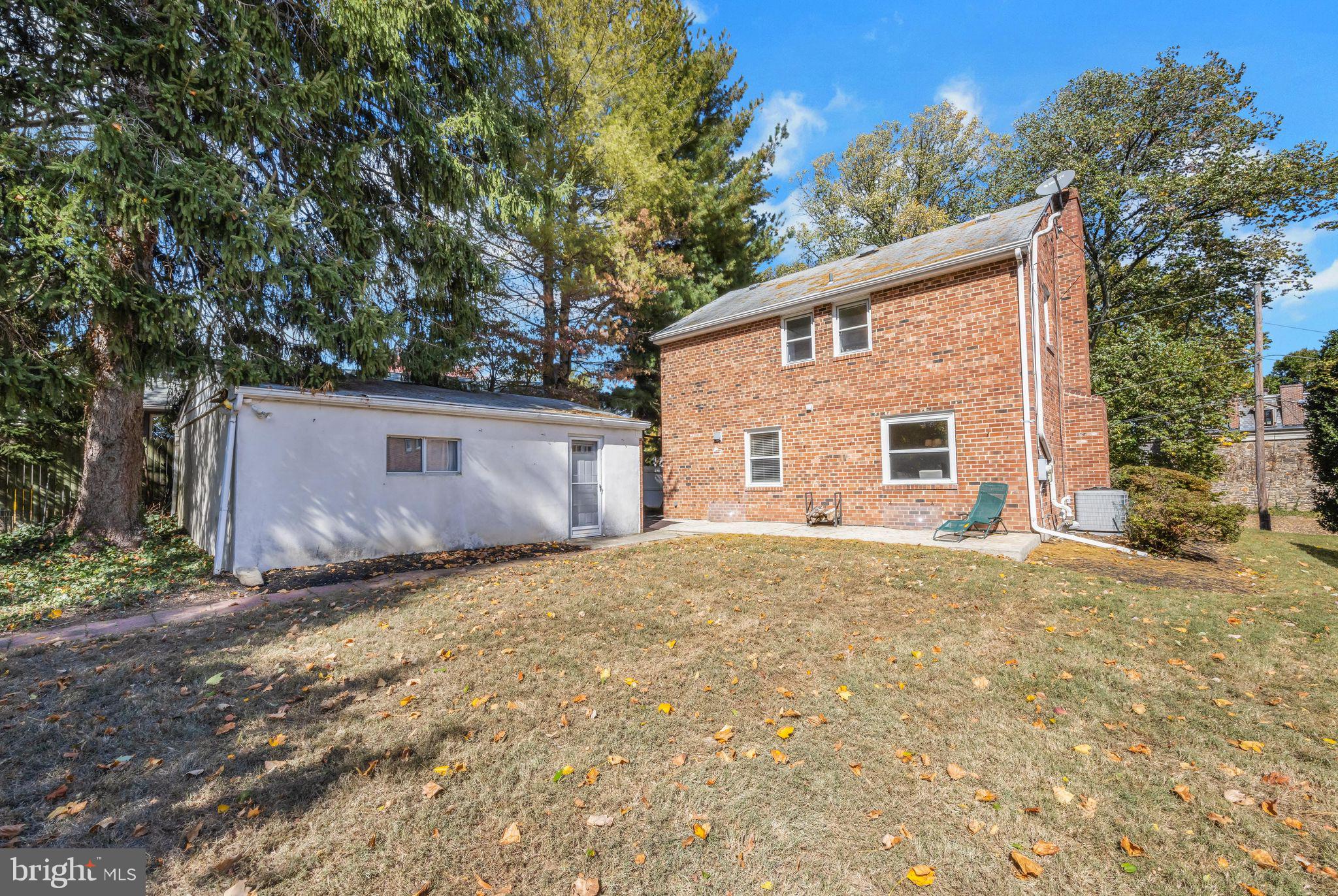 110 Lynbrooke Road Springfield, PA 19064 - Photo 31 of 39 Level back yard