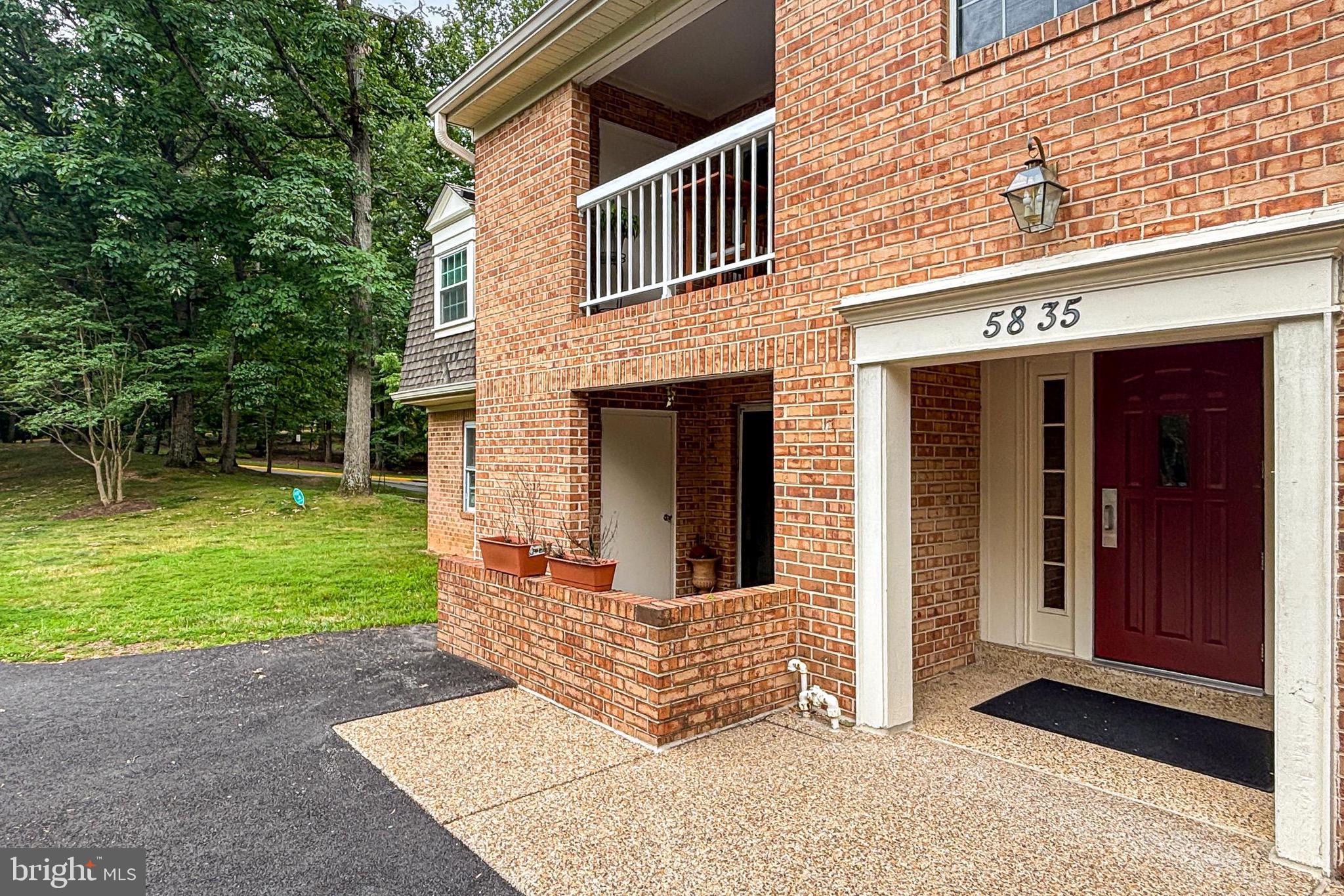 5835 Cove Landing Road, Unit 304 Burke, VA 22015 - Photo 2 of 37 Very well-maintained community