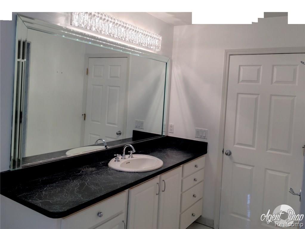 2565 Brilliance Rochester Hills, MI 48309 - Photo 35 of 63