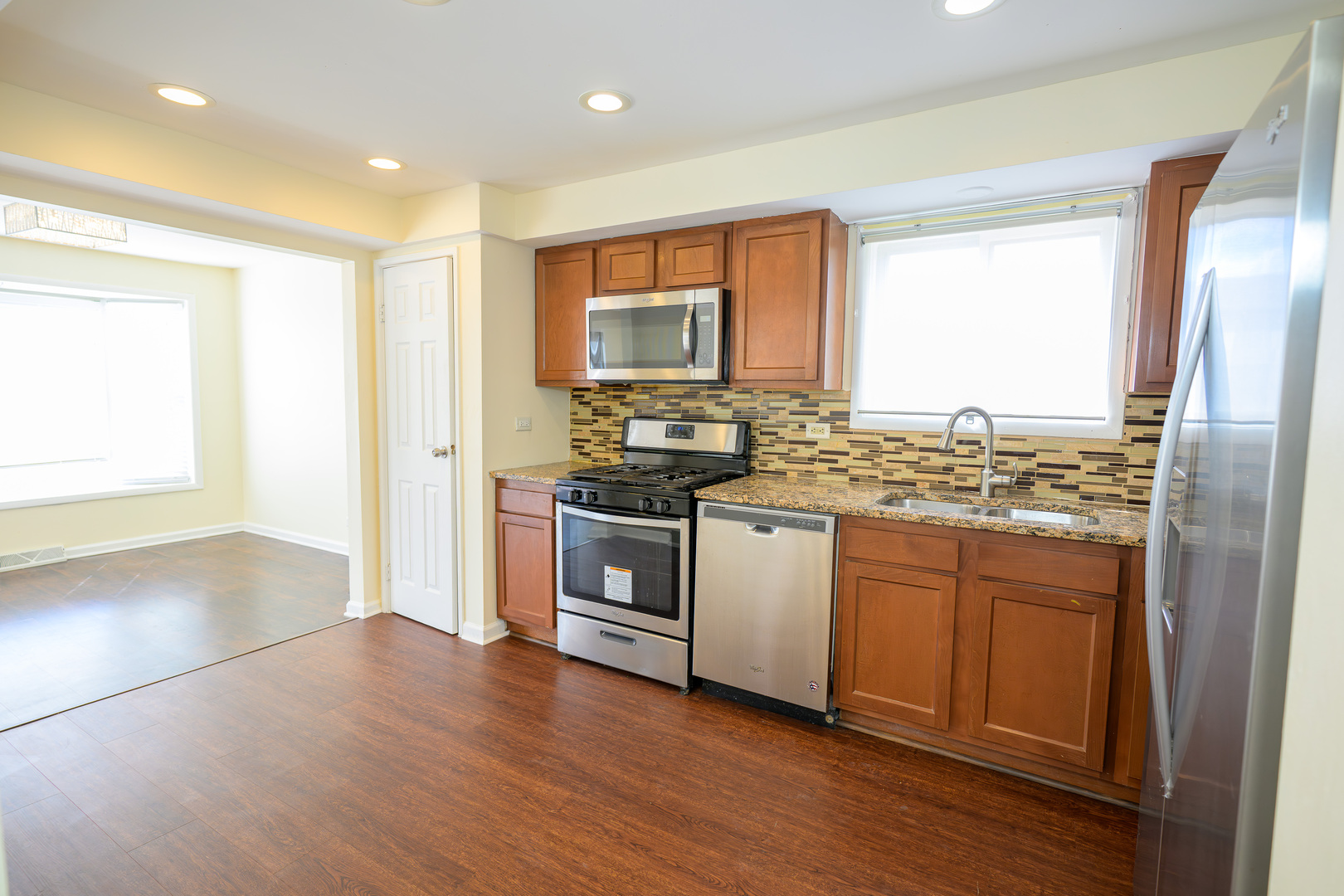 245 Porter Lane Bolingbrook, IL 60440 - Photo 9 of 24