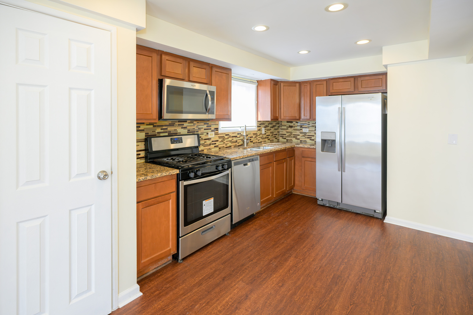 245 Porter Lane Bolingbrook, IL 60440 - Photo 10 of 24
