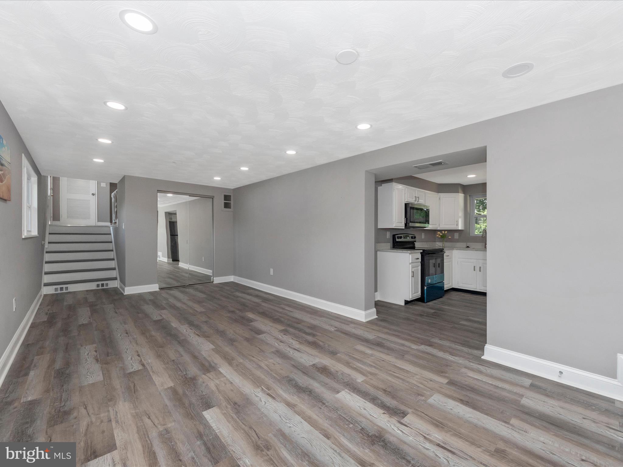 1402 Ray Road Hyattsville, MD 20782 - Photo 11 of 51 Family Room