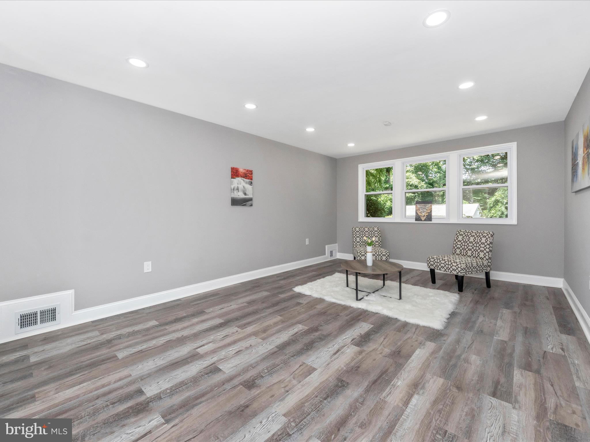 1402 Ray Road Hyattsville, MD 20782 - Photo 4 of 51 Living Room