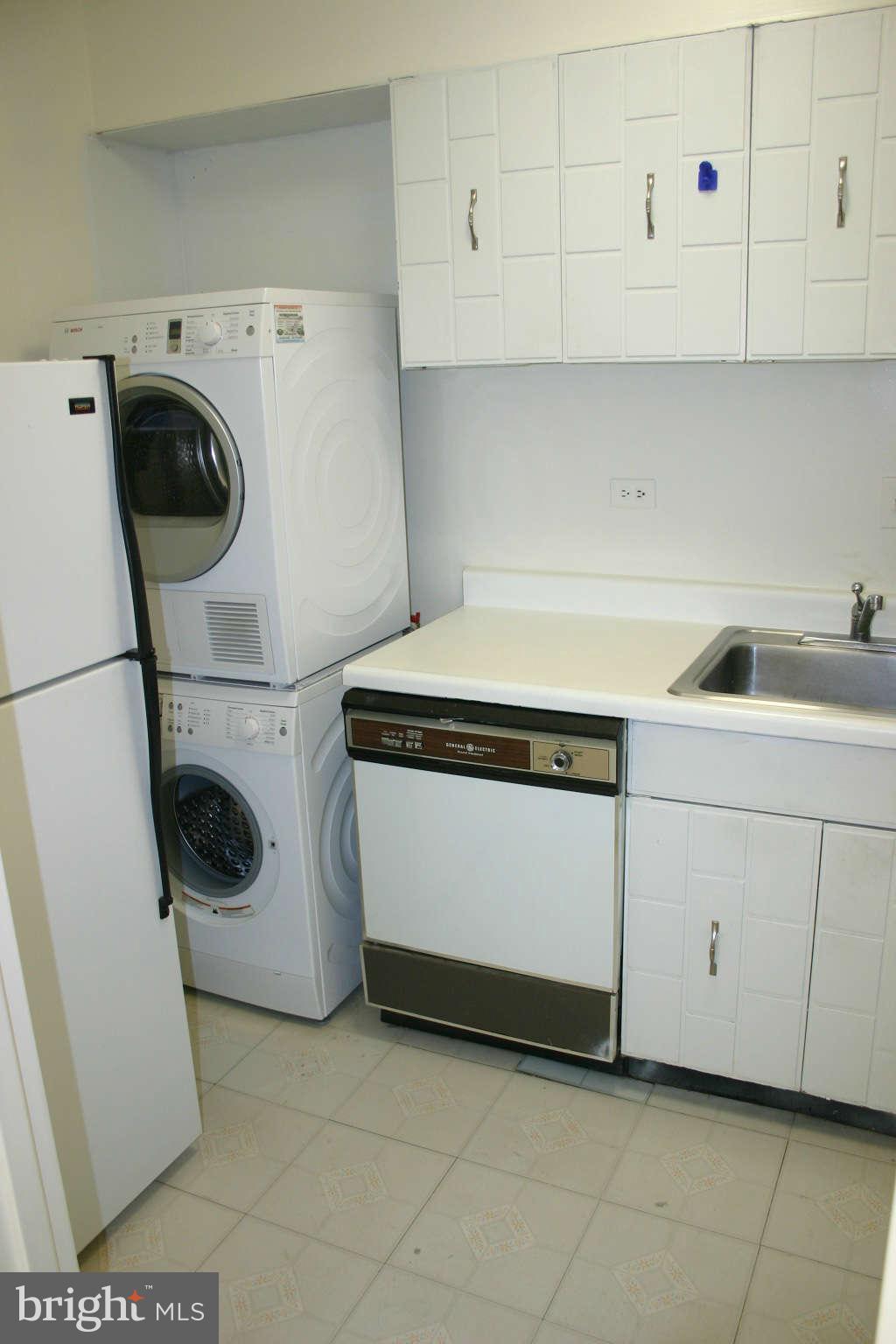 700 7th Street Southwest, Unit 423 Washington, DC 20024 - Photo 12 of 20 Kitchen