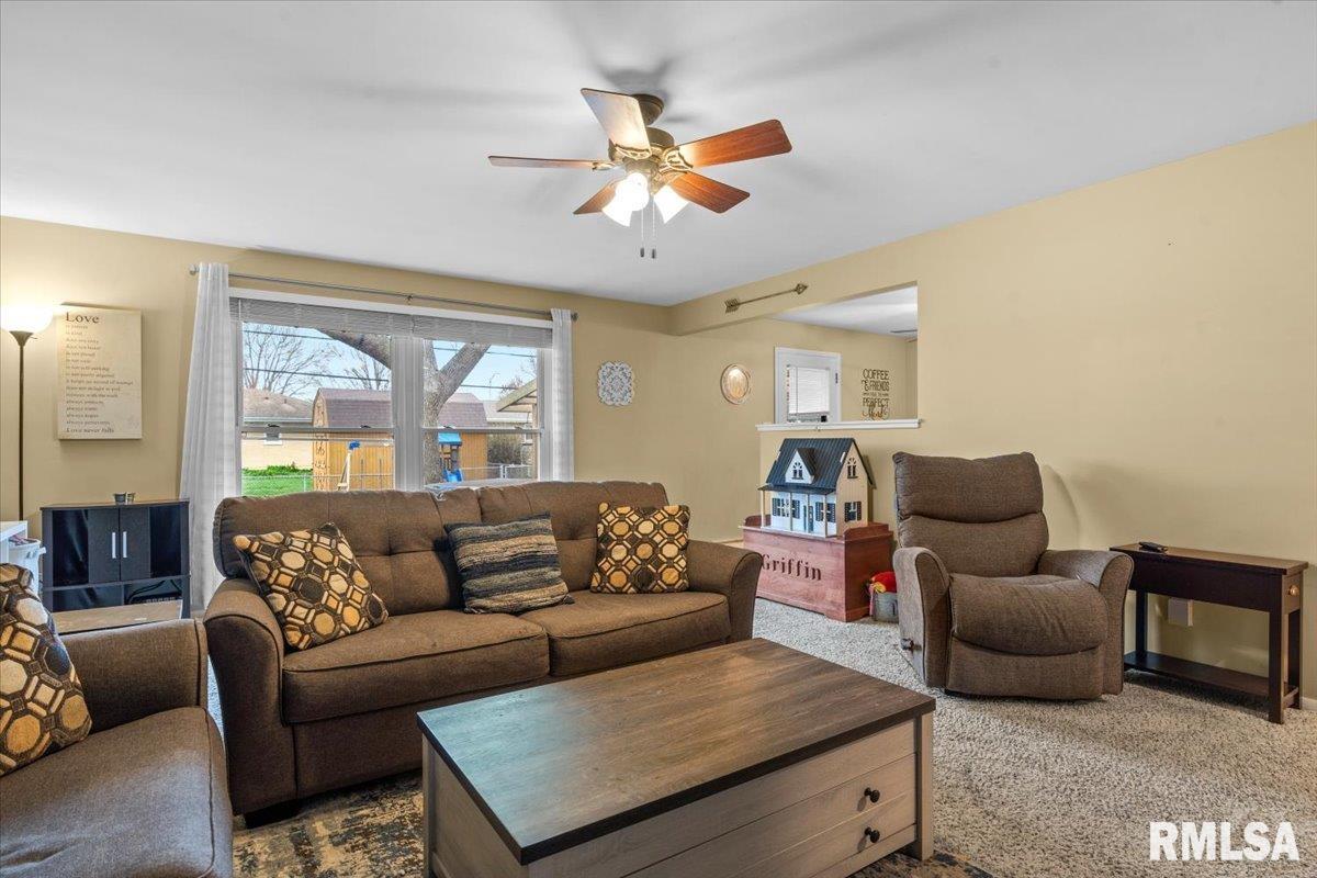 16 Marian Lane Springfield, IL 62704 - Photo 4 of 30