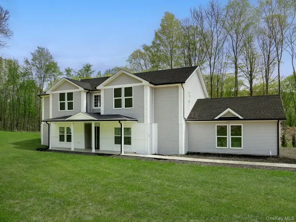 $749,000 | 82 Hampton Road, Marlboro, NY 12542