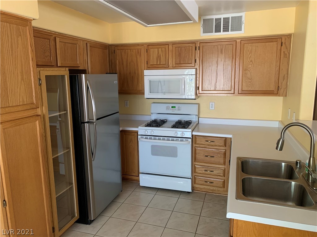 3425 East Russell Road, Unit 258 Las Vegas, NV 89120 - Photo 2 of 22