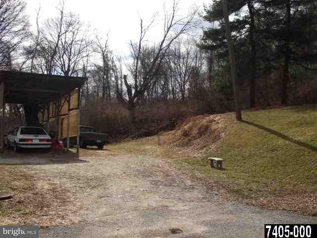 271 Hess Farm Road York, PA 17403 - Photo 8 of 9 Gallery Image 8