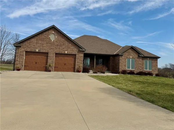 $1,200,000 | 15006 Leavenworth Road, Basehor, KS 66007
