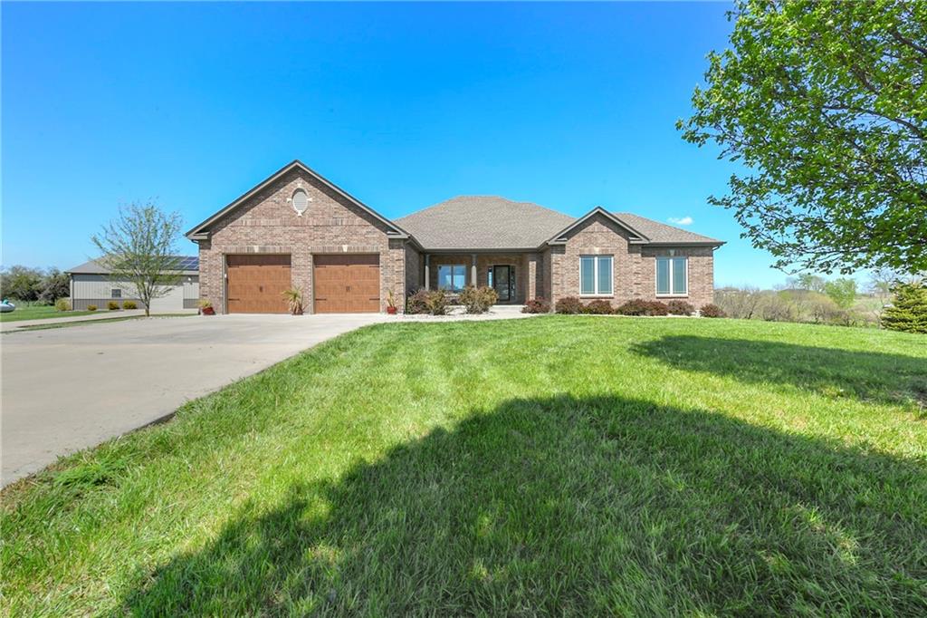 15006 Leavenworth Road Basehor, KS 66007 - Photo 12 of 63