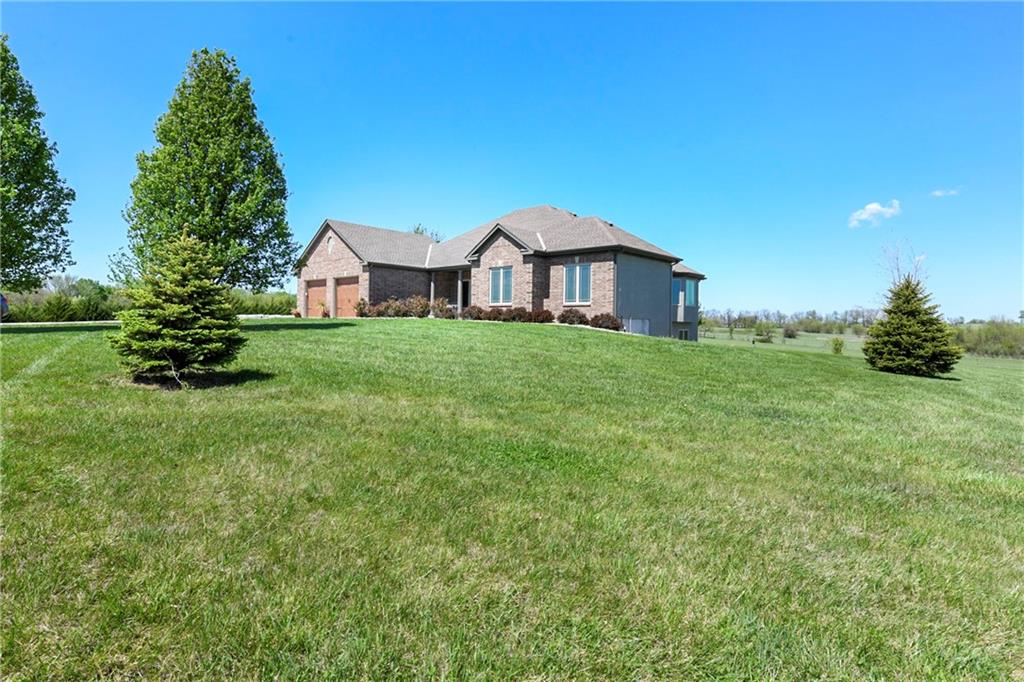 15006 Leavenworth Road Basehor, KS 66007 - Photo 13 of 63