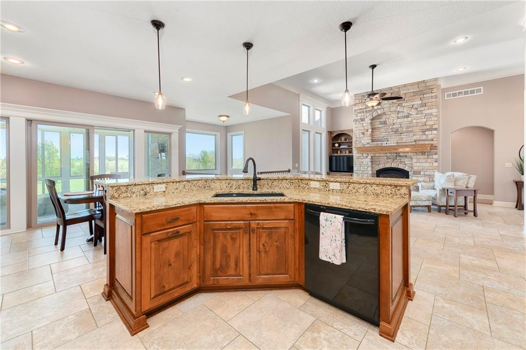 15006 Leavenworth Road Basehor, KS 66007 - Photo 26 of 63