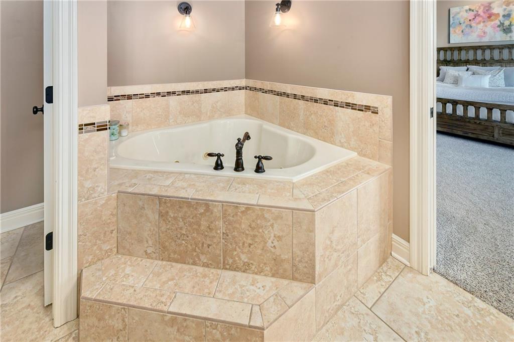 15006 Leavenworth Road Basehor, KS 66007 - Photo 43 of 63
