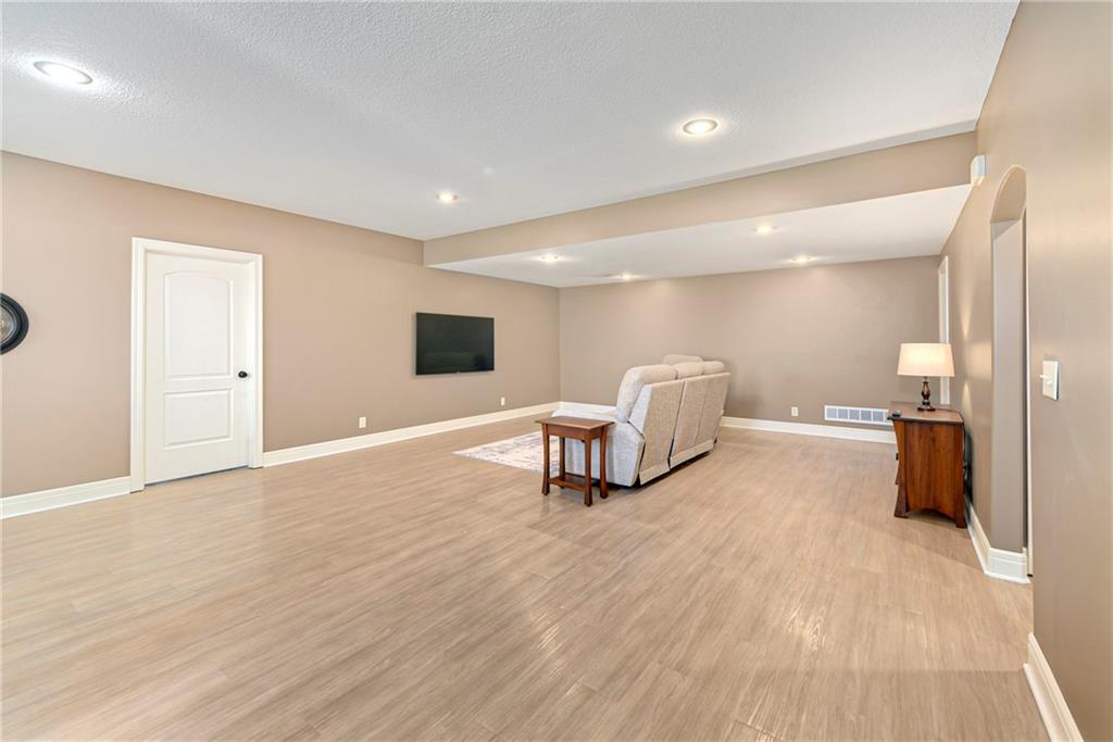 15006 Leavenworth Road Basehor, KS 66007 - Photo 47 of 63