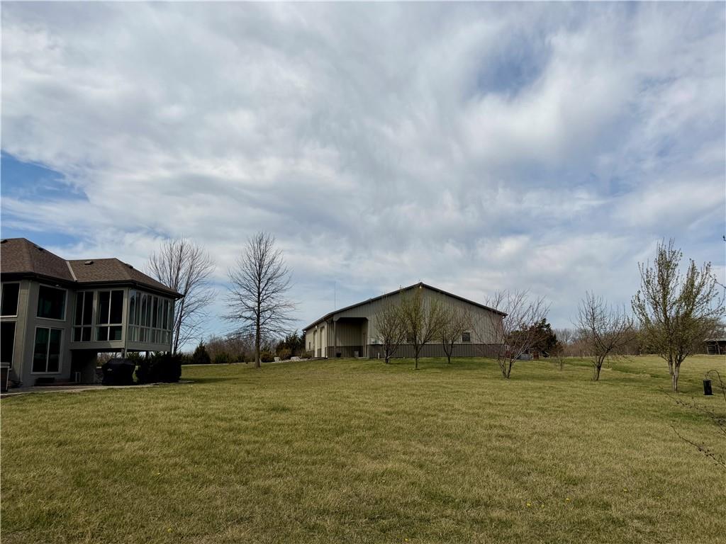 15006 Leavenworth Road Basehor, KS 66007 - Photo 5 of 12