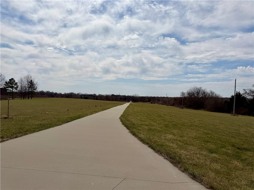 15006 Leavenworth Road Basehor, KS 66007 - Photo 10 of 12