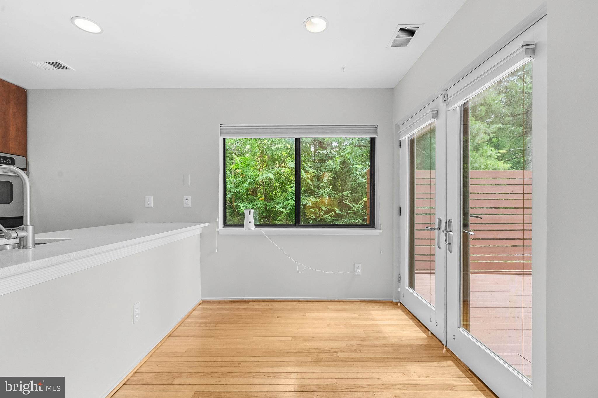 2105 South Bay Lane Reston, VA 20191 - Photo 8 of 71