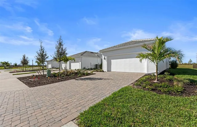 $435,000 | 18833 Indian Rock Place, Bradenton, FL 34212