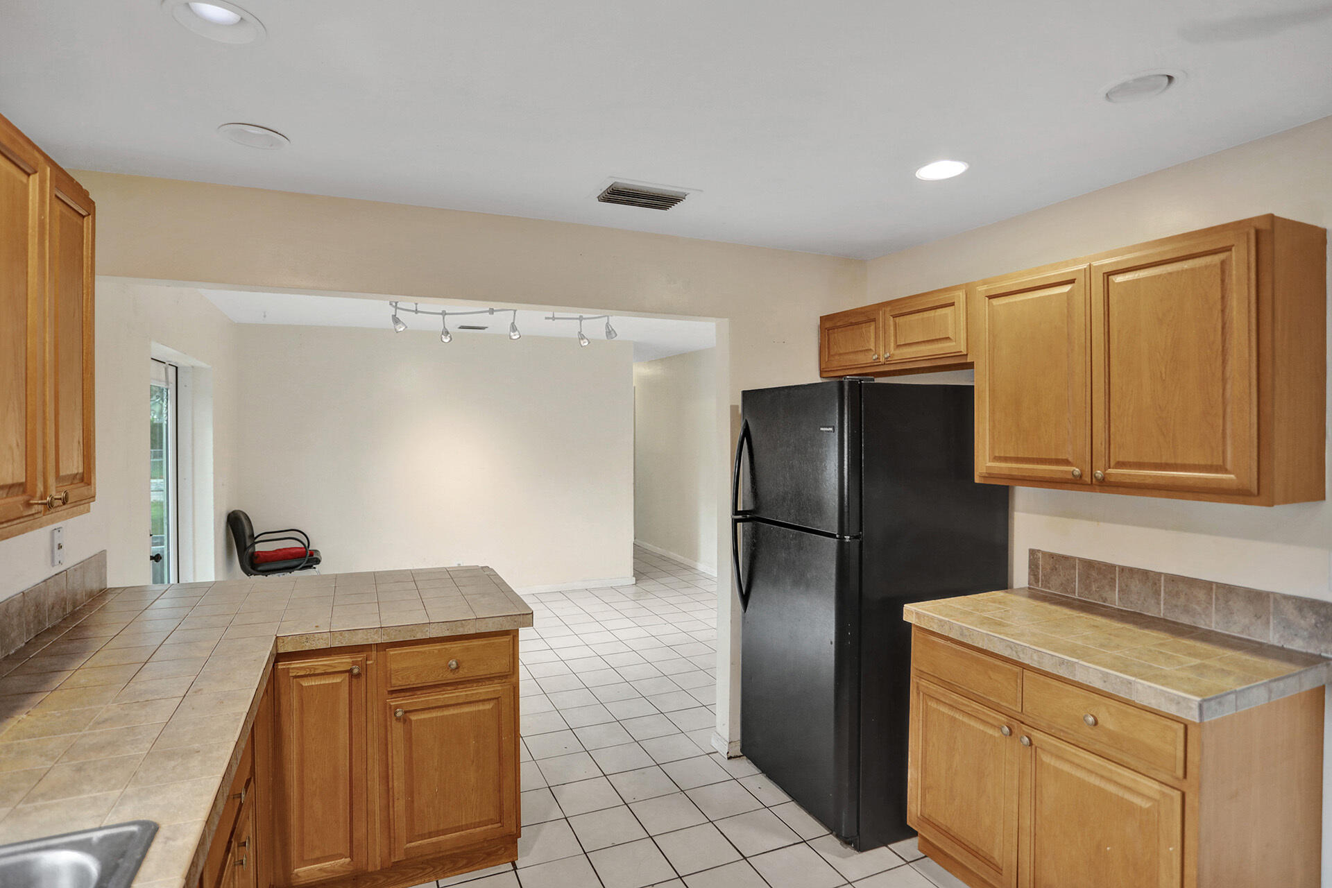 1158 West 24th Street Riviera Beach, FL 33404 - Photo 12 of 30 Kitchen
