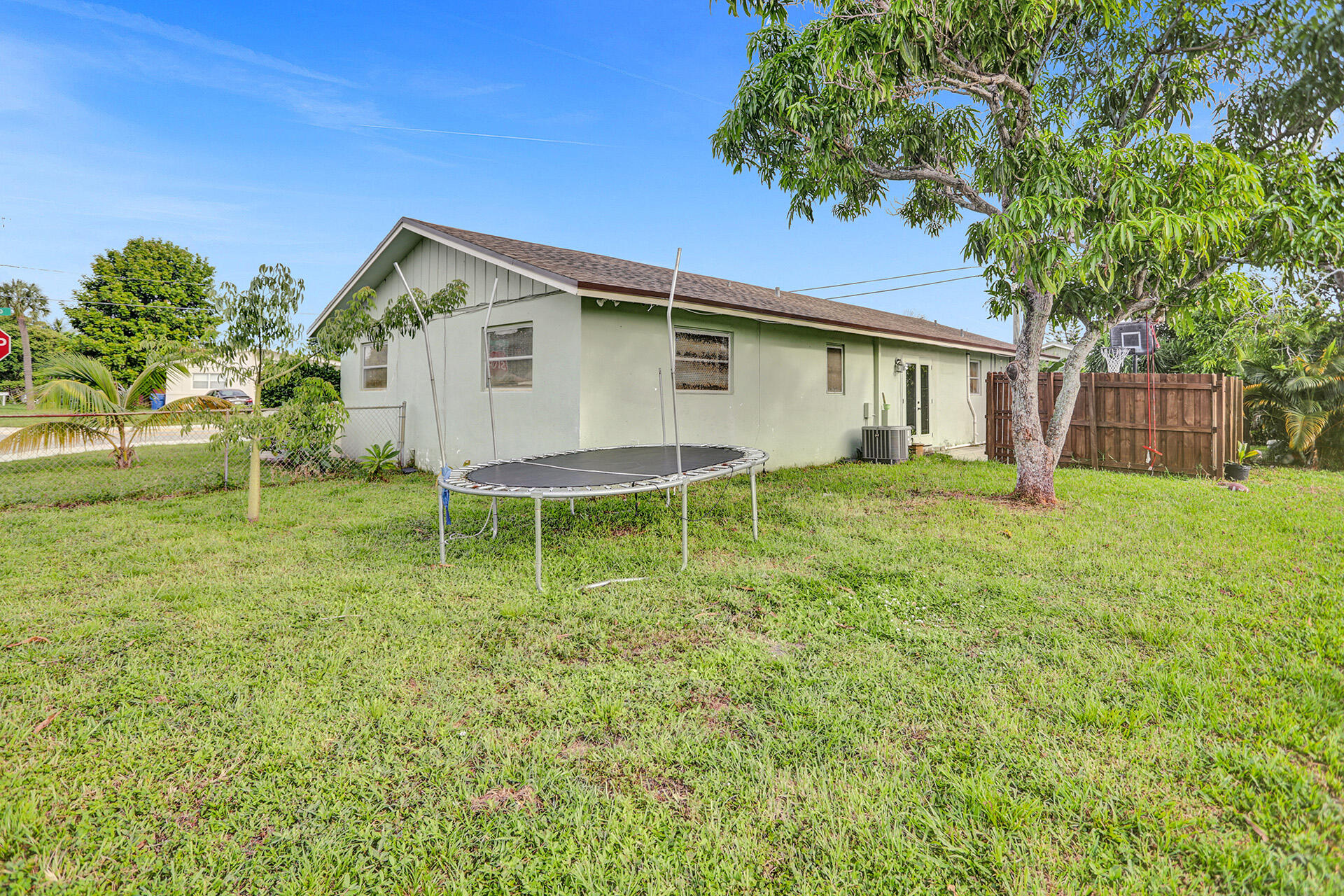 1158 West 24th Street Riviera Beach, FL 33404 - Photo 5 of 30 Side yard
