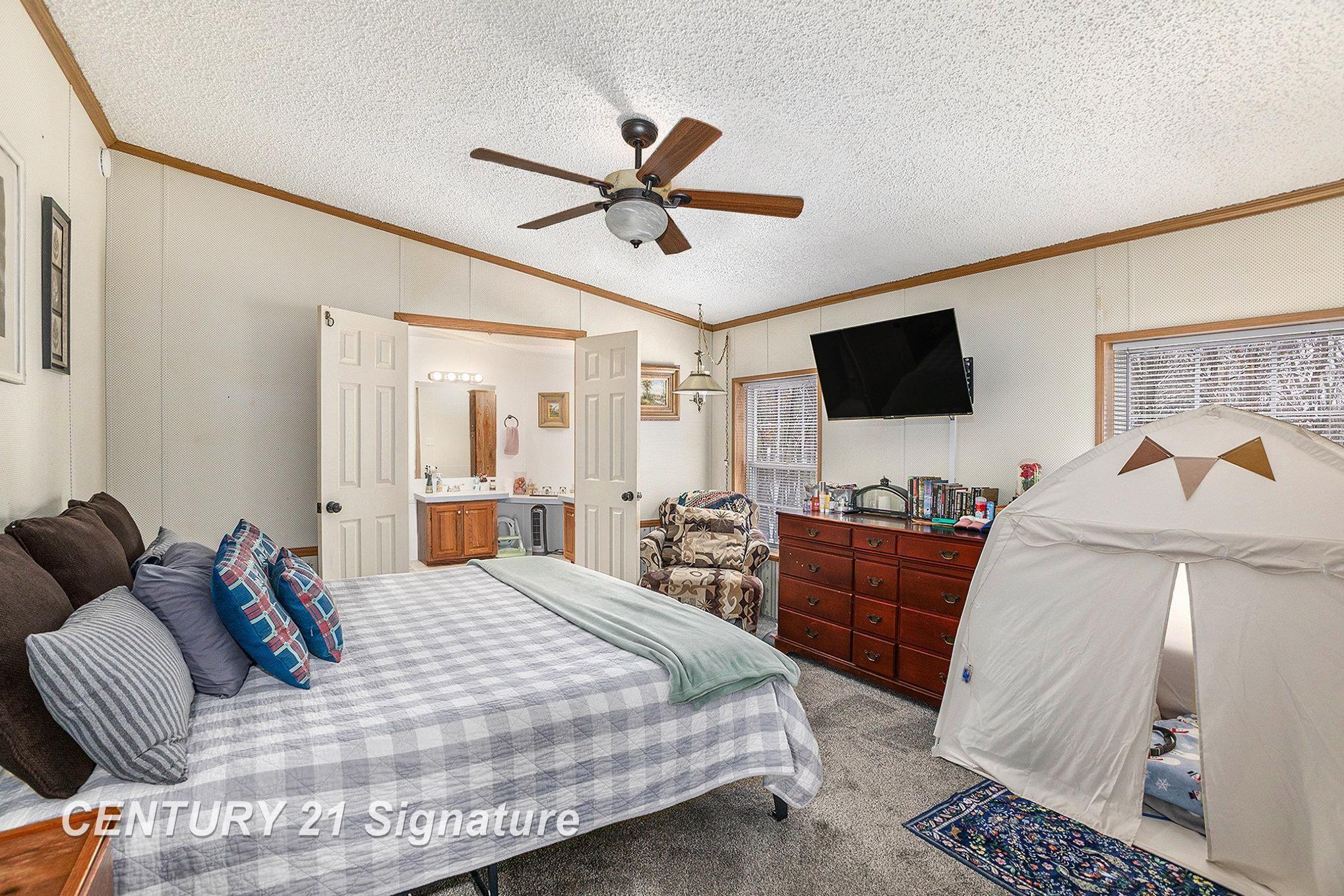 11401 Hibner Road Hartland, MI 48353 - Photo 11 of 34 50195919-48691232-336b-444f-aa12-244fdb77e2c1.JPG