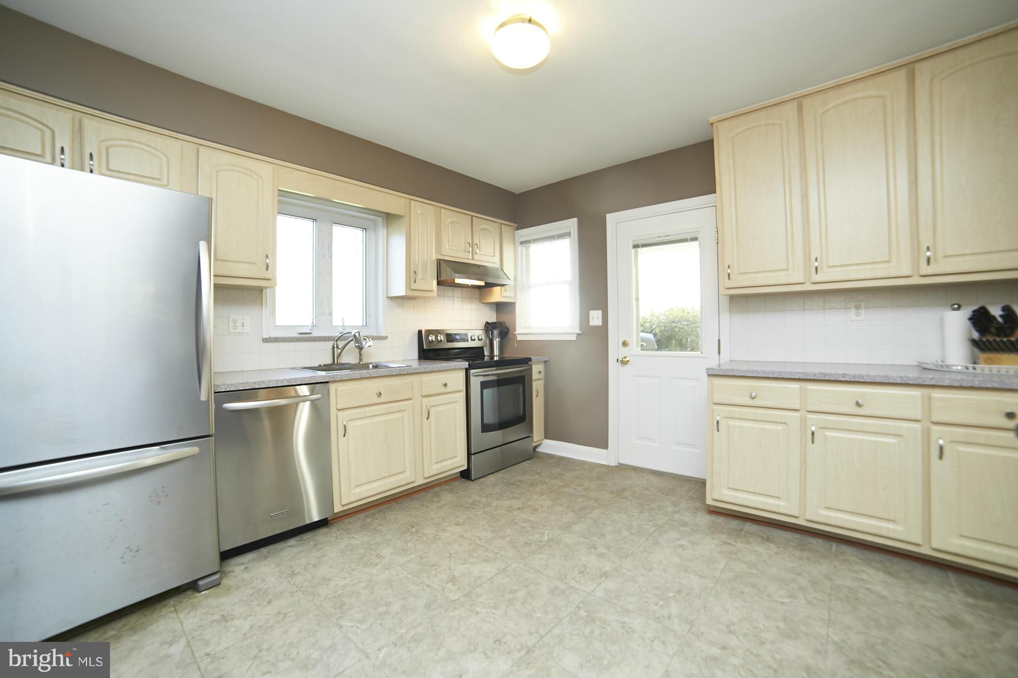 414 Range Road Towson, MD 21204 - Photo 9 of 30 Kitchen