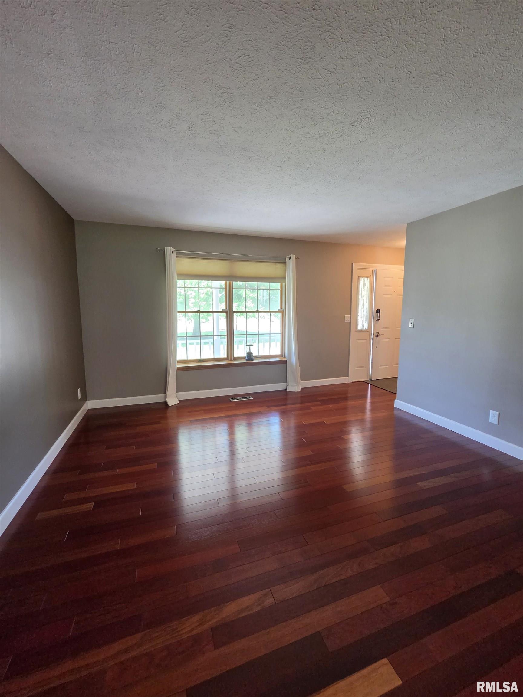 3 Peppertree Court Washington, IL 61571 - Photo 8 of 40