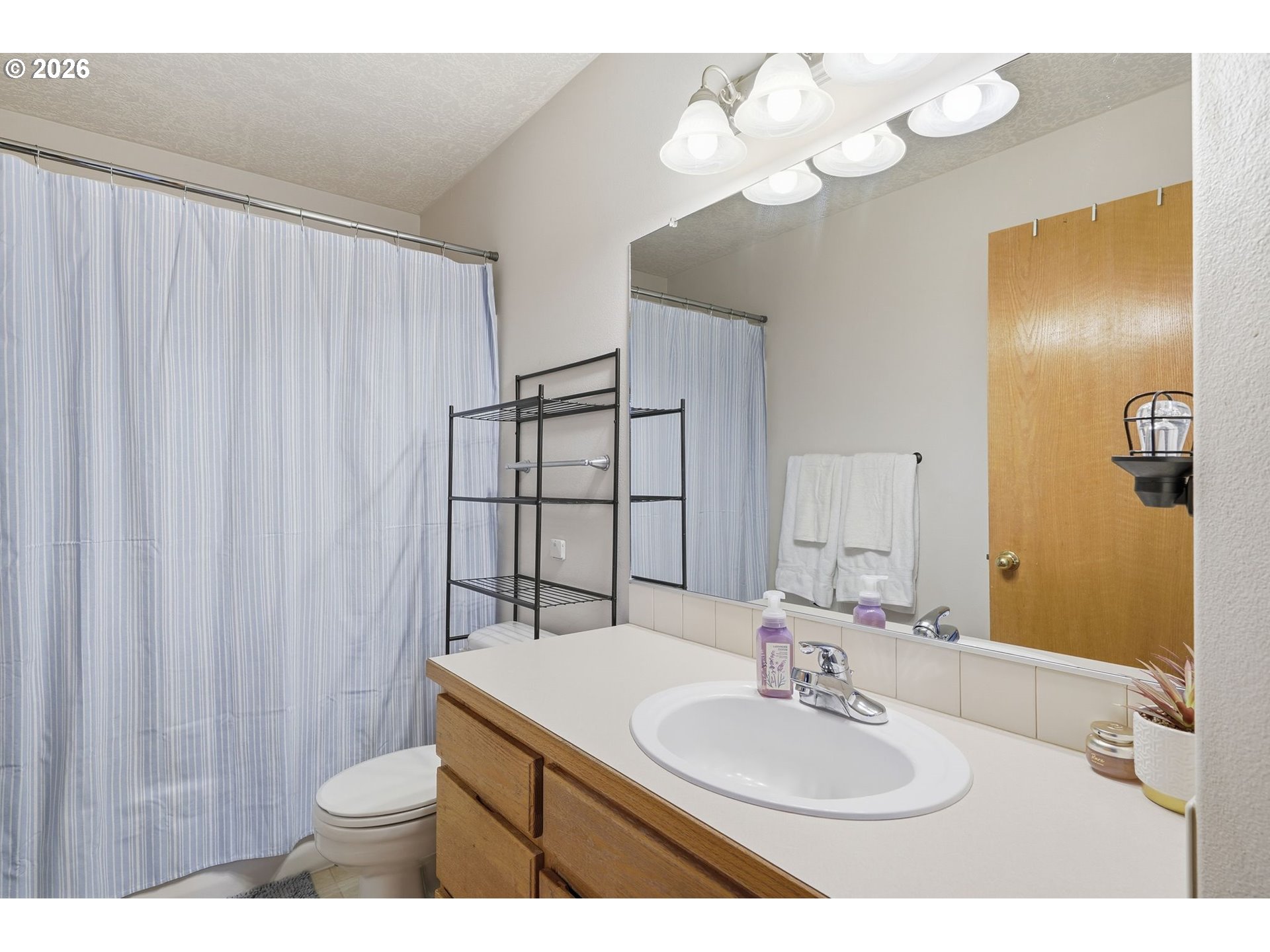 4839 Southeast Salquist Road Gresham, OR 97080 - Photo 22 of 29 Bathroom