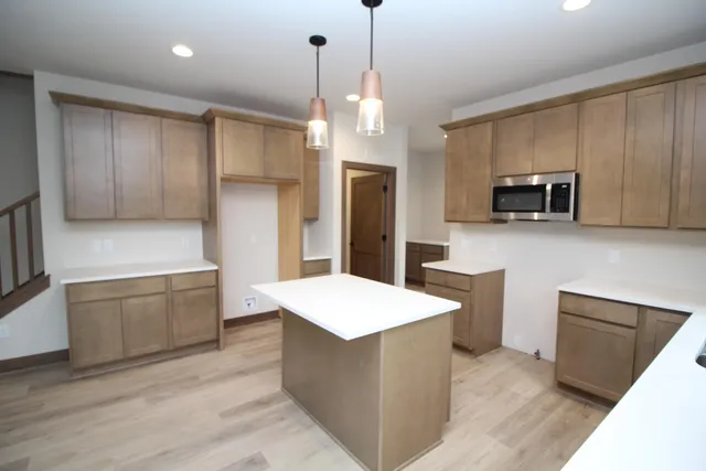 $683,900 | 725 Brookview Court, Caledonia, WI 53402