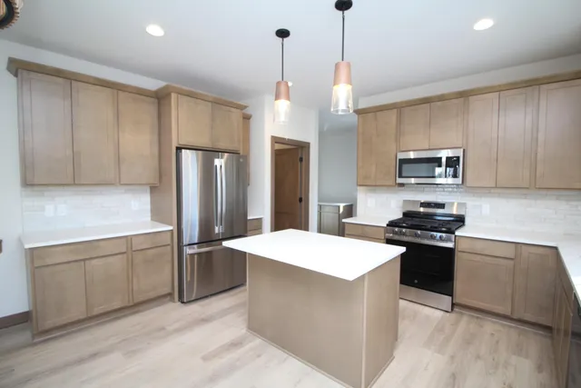 $683,900 | 725 Brookview Court, Caledonia, WI 53402