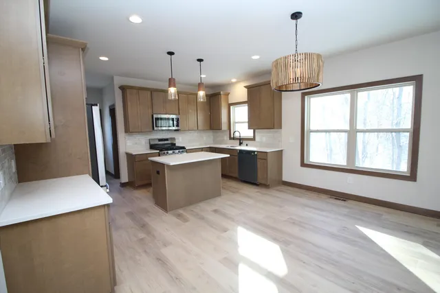 $683,900 | 725 Brookview Court, Caledonia, WI 53402