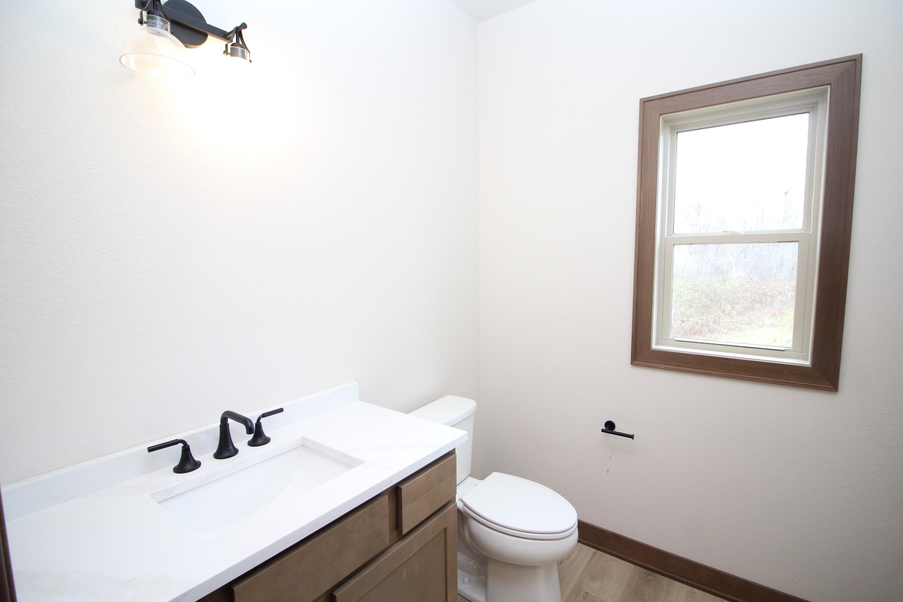 725 Brookview Court Caledonia, WI 53402 - Photo 22 of 29 Bay 8