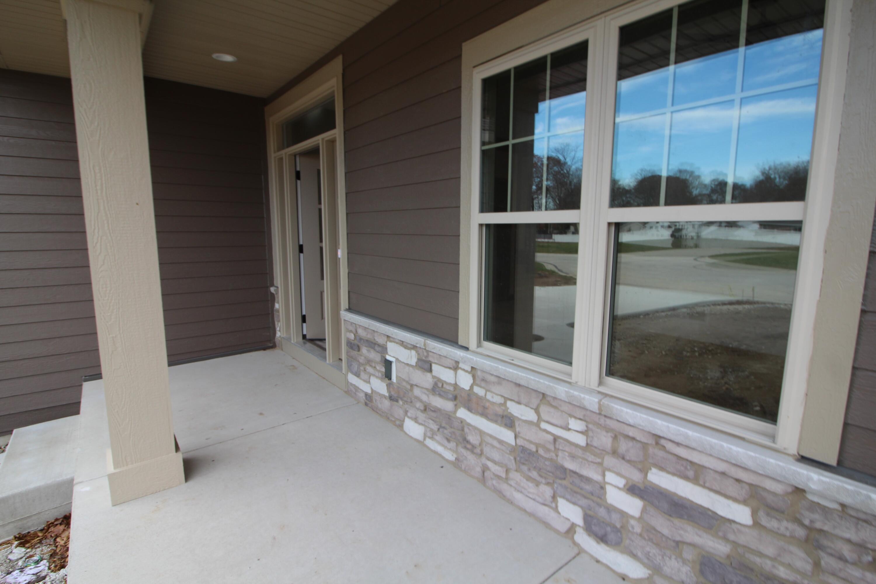 725 Brookview Court Caledonia, WI 53402 - Photo 5 of 29 Bay 16